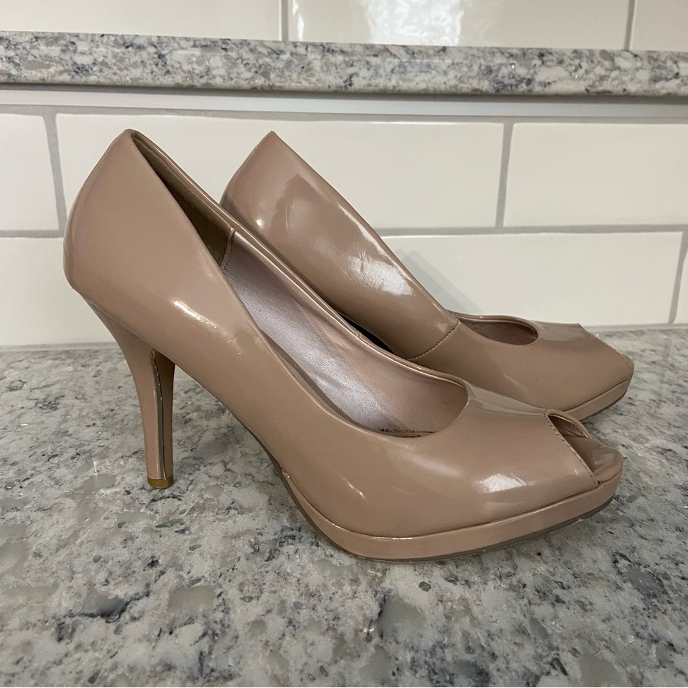 Nude Platform Heels 7.5 - Sizzle by Colorifics